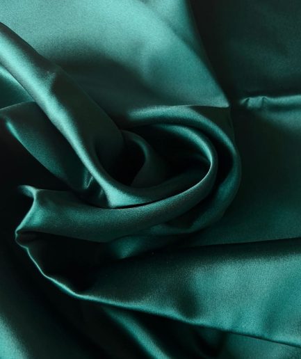 tamnozelena svilena navlaka za jastuk